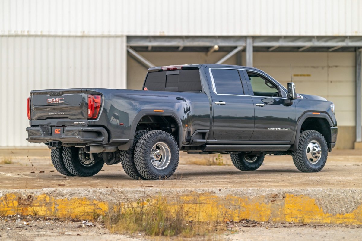 GMC Sierra 3500 HD Suspension Lift Kit - Front + Rear - Rough Country - 3 Inch Lift + UCAs + M1 - '20-'23